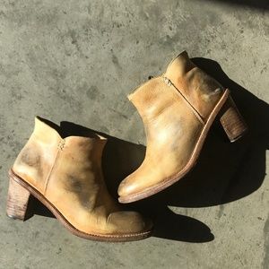 Bed Stu Blond Yell Booties